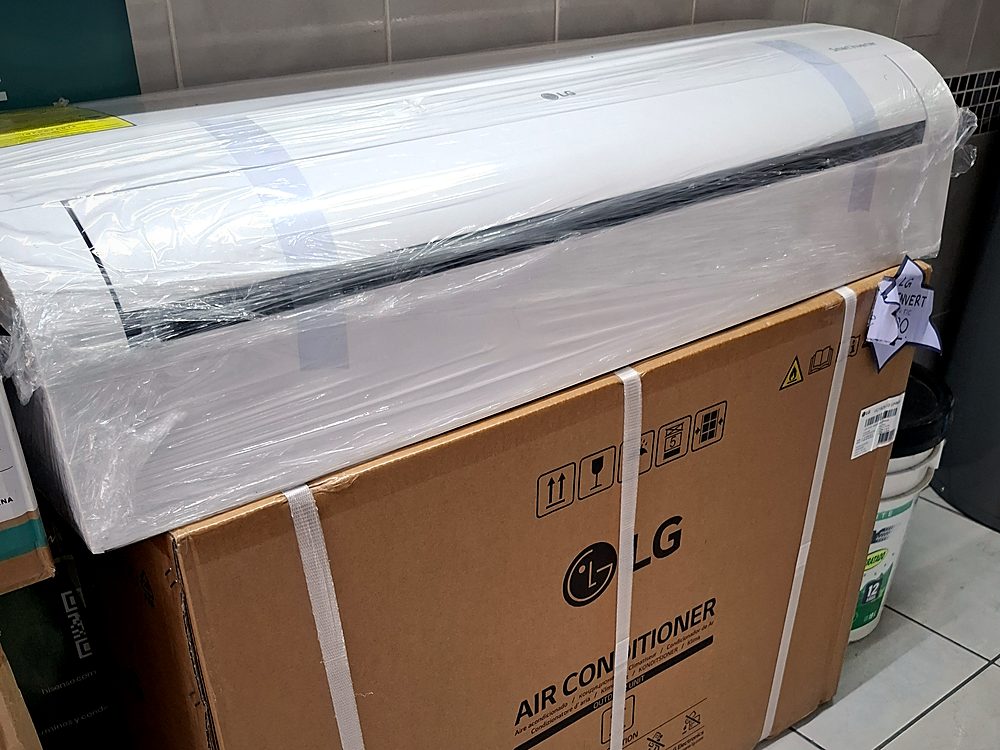 Minisplit LG Inverter 2 toneladas modelo VC242H10, foto real de nuestro stock